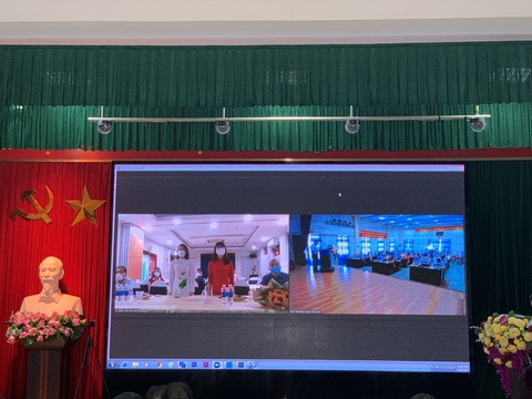 Kết nạp Đảng cho hai đoàn viên Bệnh viện Đa khoa Thanh Hóa đang chống dịch ở TP.HCM - Ảnh 2. Kết nạp Đảng cho hai đoàn viên Bệnh viện Đa khoa Thanh Hóa đang chống dịch ở TP.HCM - Ảnh 2.