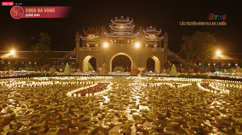 Quốc Đại mồ hôi nhễ nhại hát về cha mẹ, Trần Mạnh Tuấn lỗi hẹn biểu diễn tại bệnh viện dã chiến - Ảnh 4. Quốc Đại mồ hôi nhễ nhại hát về cha mẹ, Trần Mạnh Tuấn lỗi hẹn biểu diễn tại bệnh viện dã chiến - Ảnh 4.