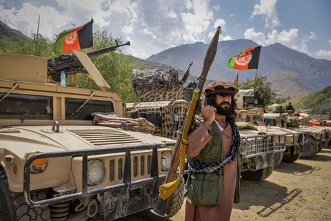Các cựu binh Afghanistan kháng chiến, giành thắng lợi đầu tiên - Ảnh 3. Các cựu binh Afghanistan kháng chiến, giành thắng lợi đầu tiên - Ảnh 3.