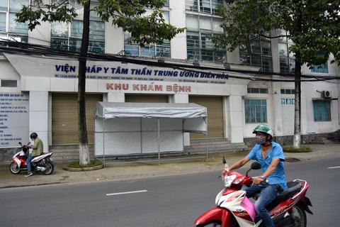 Lập tạm khu cách ly F0 tại Viện Pháp y tâm thần trung ương Biên Hòa - Ảnh 1. Lập tạm khu cách ly F0 tại Viện Pháp y tâm thần trung ương Biên Hòa - Ảnh 1.