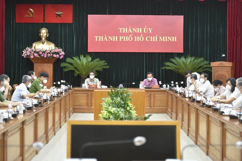 Phó thủ tướng Vũ Đức Đam đi kiểm tra trước thời điểm 0h ngày 23-8 - Ảnh 10. Phó thủ tướng Vũ Đức Đam đi kiểm tra trước thời điểm 0h ngày 23-8 - Ảnh 10.