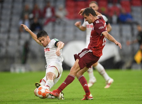 Đánh bại Cologne đầy kịch tính, Bayern có thắng lợi đầu tiên ở Bundesliga mùa này - Ảnh 3. Đánh bại Cologne đầy kịch tính, Bayern có thắng lợi đầu tiên ở Bundesliga mùa này - Ảnh 3.