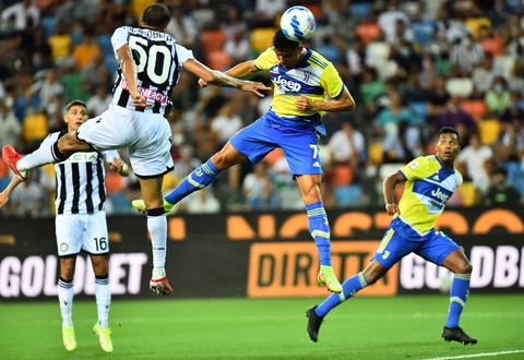 Ronaldo bị từ chối bàn thắng, Juventus hòa dù dẫn trước 2-0 trong ngày ra quân Serie A - Ảnh 4. Ronaldo bị từ chối bàn thắng, Juventus hòa dù dẫn trước 2-0 trong ngày ra quân Serie A - Ảnh 4.