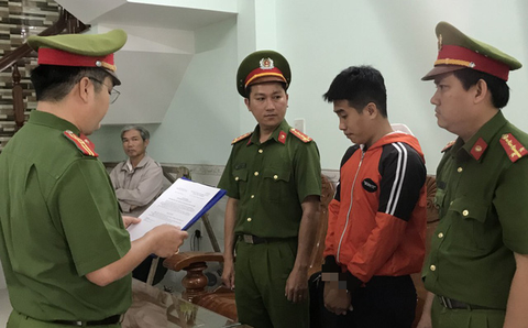Làm giả gần 500 thông tin khách hàng để lừa lấy bạc tỉ của công ty tài chính - Ảnh 1. Làm giả gần 500 thông tin khách hàng để lừa lấy bạc tỉ của công ty tài chính - Ảnh 1.