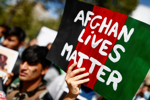 Nhân viên sứ quán Mỹ muốn chết dưới tay Taliban để giữ phẩm giá - Ảnh 1. Nhân viên sứ quán Mỹ muốn chết dưới tay Taliban để giữ phẩm giá - Ảnh 1.