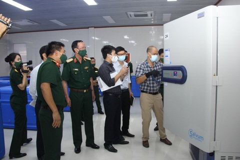 Kho lạnh bảo quản vắc xin ngừa COVID-19 của Quân khu 5 đã sẵn sàng - Ảnh 2. Kho lạnh bảo quản vắc xin ngừa COVID-19 của Quân khu 5 đã sẵn sàng - Ảnh 2.