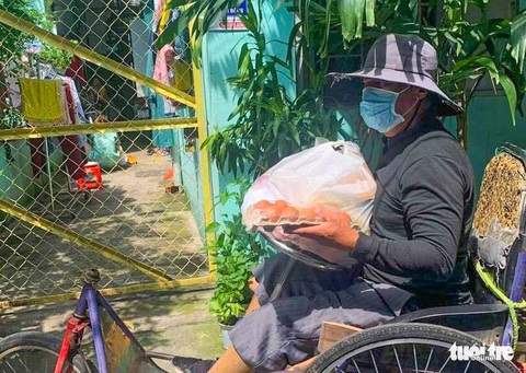200.000 phần quà 0 đồng đang đến tay người dân khó khăn - Ảnh 13. 200.000 phần quà 0 đồng đang đến tay người dân khó khăn - Ảnh 13.