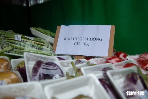 Cửa hàng 3 không bớt nỗi lo COVID-19 - Ảnh 4. Cửa hàng 3 không bớt nỗi lo COVID-19 - Ảnh 4.