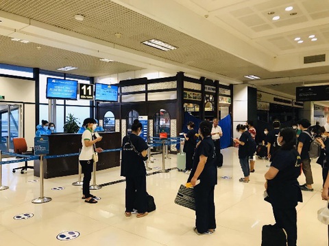 Hàng nghìn sinh viên, giảng viên tiếp tục vào miền Nam chống dịch - Ảnh 6. Hàng nghìn sinh viên, giảng viên tiếp tục vào miền Nam chống dịch - Ảnh 6.