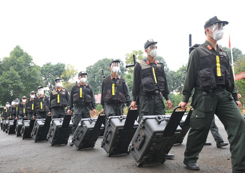 Trung đoàn Cảnh sát cơ động Tây Nguyên chi viện cho Bà Rịa - Vũng Tàu chống dịch - Ảnh 1. Trung đoàn Cảnh sát cơ động Tây Nguyên chi viện cho Bà Rịa - Vũng Tàu chống dịch - Ảnh 1.