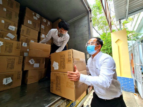 Bình Dương tiếp nhận 2.000 máy tạo oxy lưu lượng cao - Ảnh 2. Bình Dương tiếp nhận 2.000 máy tạo oxy lưu lượng cao - Ảnh 2.