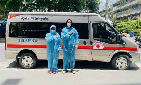 Việt Hương tiếp tục mua xe chở oxy hỗ trợ người dân - Ảnh 2. Việt Hương tiếp tục mua xe chở oxy hỗ trợ người dân - Ảnh 2.