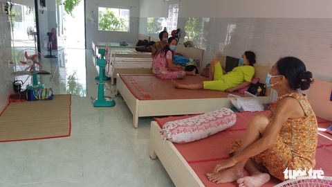 Châu Đốc đưa gần 80 người chạy thận nhân tạo vào khu nghỉ dưỡng - Ảnh 1. Châu Đốc đưa gần 80 người chạy thận nhân tạo vào khu nghỉ dưỡng - Ảnh 1.