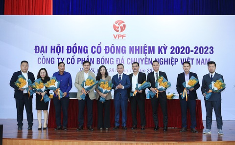 Mới bỏ phiếu bầu lãnh đạo VPF 9 tháng, các CLB đòi thay ngay - Ảnh 1. Mới bỏ phiếu bầu lãnh đạo VPF 9 tháng, các CLB đòi thay ngay - Ảnh 1.