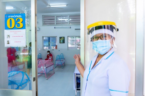 Trung tâm chăm sóc con sơ sinh của bà mẹ mắc COVID-19 ở TP.HCM - Ảnh 1. Trung tâm chăm sóc con sơ sinh của bà mẹ mắc COVID-19 ở TP.HCM - Ảnh 1.