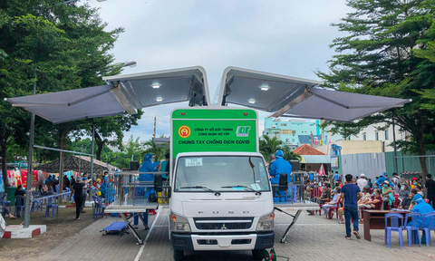 Thaco muốn tặng TP.HCM 30 xe cứu thương, 25 xe tiêm vắc xin cơ động - Ảnh 1. Thaco muốn tặng TP.HCM 30 xe cứu thương, 25 xe tiêm vắc xin cơ động - Ảnh 1.