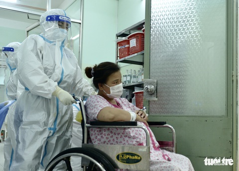 Những bà mẹ F0 ở tòa nhà Cát Tường - Ảnh 2. Những bà mẹ F0 ở tòa nhà Cát Tường - Ảnh 2.
