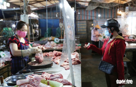 Người dân Vinh mua lương, thực phẩm thế nào những ngày tới? - Ảnh 1. Người dân Vinh mua lương, thực phẩm thế nào những ngày tới? - Ảnh 1.
