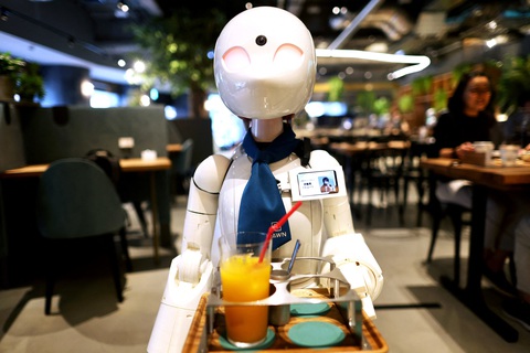 Quán cà phê robot do người khuyết tật điều khiển - Ảnh 1. Quán cà phê robot do người khuyết tật điều khiển - Ảnh 1.