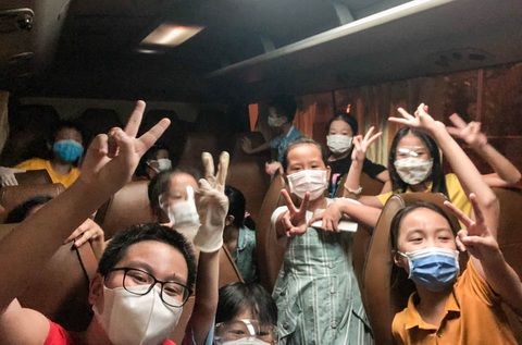 Trẻ thi nói tiếng Anh, vẽ tranh những ngày cách ly - Ảnh 1.