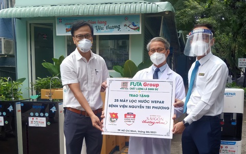 Tặng 75 máy lọc nước cho 3 Bệnh viện Nguyễn Tri Phương, Nguyễn Trãi và Hùng Vương - Ảnh 1. Tặng 75 máy lọc nước cho 3 Bệnh viện Nguyễn Tri Phương, Nguyễn Trãi và Hùng Vương - Ảnh 1.