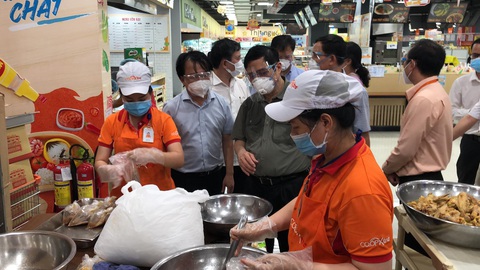 Thủ tướng: TP.HCM phải đảm bảo lương thực, thực phẩm để dân yên tâm ở nhà - Ảnh 4. Thủ tướng: TP.HCM phải đảm bảo lương thực, thực phẩm để dân yên tâm ở nhà - Ảnh 4.