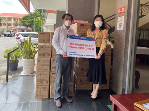 YSVN tặng thiết bị y tế cho các bệnh viện điều trị bệnh nhân COVID-19 - Ảnh 4. YSVN tặng thiết bị y tế cho các bệnh viện điều trị bệnh nhân COVID-19 - Ảnh 4.