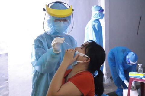 Sau 7 ngày, TP.HCM cơ bản xét nghiệm xong vùng đỏ và cam - Ảnh 1. Sau 7 ngày, TP.HCM cơ bản xét nghiệm xong vùng đỏ và cam - Ảnh 1.