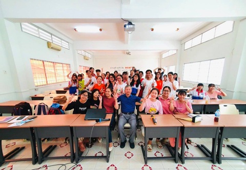 Gen Z Tạo ưu thế - Bật chất riêng với TOP ngành học gia tăng cơ hội trúng tuyển ĐH Kinh Tế TP.HCM - Ảnh 2. Gen Z Tạo ưu thế - Bật chất riêng với TOP ngành học gia tăng cơ hội trúng tuyển ĐH Kinh Tế TP.HCM - Ảnh 2.