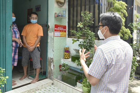 Phó thủ tướng Vũ Đức Đam yêu cầu tiêm hết vắc xin COVID-19 cho dân TP.HCM - Ảnh 1. Phó thủ tướng Vũ Đức Đam yêu cầu tiêm hết vắc xin COVID-19 cho dân TP.HCM - Ảnh 1.