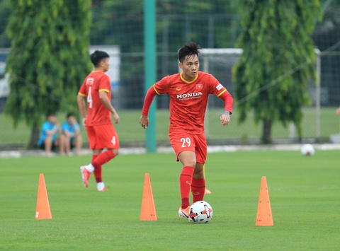 Tuyển Việt Nam trước vòng loại cuối cùng World Cup 2022: Làn gió mới trên hàng công - Ảnh 1. Tuyển Việt Nam trước vòng loại cuối cùng World Cup 2022: Làn gió mới trên hàng công - Ảnh 1.