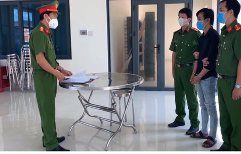 Thông chốt kiểm dịch, đánh lực lượng chức năng chỉ vì… đi sửa chiếc loa - Ảnh 1. Thông chốt kiểm dịch, đánh lực lượng chức năng chỉ vì… đi sửa chiếc loa - Ảnh 1.