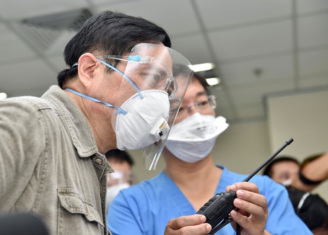 Thủ tướng đề nghị người dân gọi điện tới số điện thoại khẩn cấp của phường để kiểm tra - Ảnh 4. Thủ tướng đề nghị người dân gọi điện tới số điện thoại khẩn cấp của phường để kiểm tra - Ảnh 4.