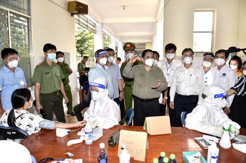 Thủ tướng thăm hỏi, động viên nhân dân Đồng Nai yên tâm, tích cực chống dịch - Ảnh 6. Thủ tướng thăm hỏi, động viên nhân dân Đồng Nai yên tâm, tích cực chống dịch - Ảnh 6.
