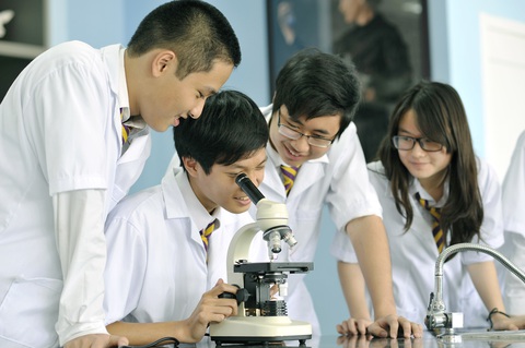 Năm học mới: Dạy lý thuyết trực tuyến, dành thời gian trực tiếp dạy thực hành, thí nghiệm - Ảnh 1. Năm học mới: Dạy lý thuyết trực tuyến, dành thời gian trực tiếp dạy thực hành, thí nghiệm - Ảnh 1.