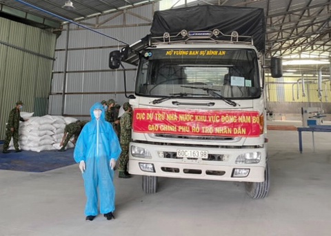 Đề nghị khẩn trương xuất cấp gạo đợt 2 cho TP.HCM - Ảnh 1. Đề nghị khẩn trương xuất cấp gạo đợt 2 cho TP.HCM - Ảnh 1.