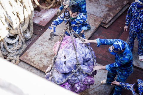 Sài Gòn Co.op đề nghị hải quân hỗ trợ vận chuyển hàng hóa - Ảnh 1. Sài Gòn Co.op đề nghị hải quân hỗ trợ vận chuyển hàng hóa - Ảnh 1.