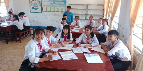 Hậu Giang muốn rước học sinh bị kẹt ở các nơi về để kịp năm học mới - Ảnh 1. Hậu Giang muốn rước học sinh bị kẹt ở các nơi về để kịp năm học mới - Ảnh 1.