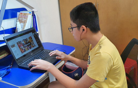 Trường học ở TP.HCM làm ATM điện thoại - máy tính giúp học sinh nghèo - Ảnh 1. Trường học ở TP.HCM làm ATM điện thoại - máy tính giúp học sinh nghèo - Ảnh 1.