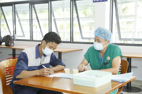 Doanh nghiệp nỗ lực duy trì sản xuất trong thời điểm siết chặt - Ảnh 2. Doanh nghiệp nỗ lực duy trì sản xuất trong thời điểm siết chặt - Ảnh 2.