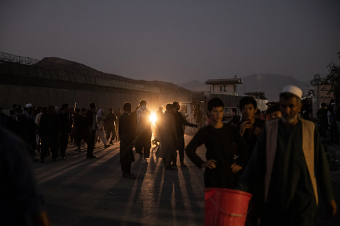 Mỹ xóa dấu vết căn cứ CIA ở Afghanistan, dân tưởng đánh bom khủng bố - Ảnh 1. Mỹ xóa dấu vết căn cứ CIA ở Afghanistan, dân tưởng đánh bom khủng bố - Ảnh 1.