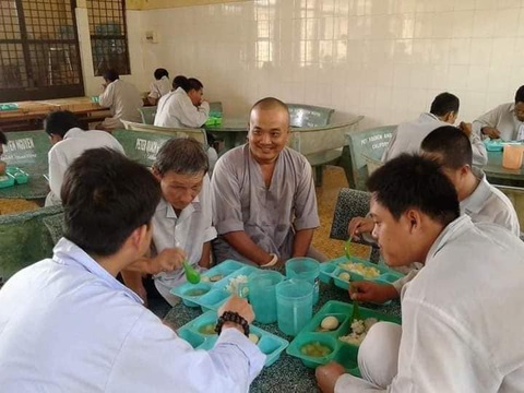 Chủ tịch nước gửi thư động viên vợ con chủ quán cơm thiện nguyện Cường Béo - Ảnh 1. Chủ tịch nước gửi thư động viên vợ con chủ quán cơm thiện nguyện Cường Béo - Ảnh 1.