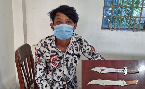 Tụ tập ăn nhậu giữa lúc giãn cách còn vác dao chém công an xã - Ảnh 1. Tụ tập ăn nhậu giữa lúc giãn cách còn vác dao chém công an xã - Ảnh 1.