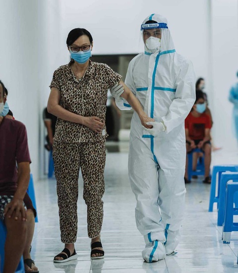 Khi nghệ sĩ quên cát xê và nhận được cát xê đặc biệt từ dân - Ảnh 6. Khi nghệ sĩ quên cát xê và nhận được cát xê đặc biệt từ dân - Ảnh 6.