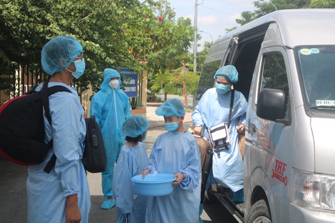 TP.HCM: Tăng cường cho xuất viện bệnh nhân đủ chuẩn, sẵn sàng giường trống nhận F0 - Ảnh 1. TP.HCM: Tăng cường cho xuất viện bệnh nhân đủ chuẩn, sẵn sàng giường trống nhận F0 - Ảnh 1.