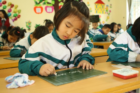 Thủ tướng Phạm Minh Chính: Ở đâu có học sinh, ở đó phải có giáo viên - Ảnh 1. Thủ tướng Phạm Minh Chính: Ở đâu có học sinh, ở đó phải có giáo viên - Ảnh 1.