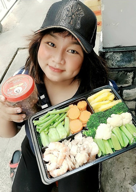 Khỏi COVID-19, Kim Đào lại nấu ăn, bày món tủ bún chả giò đơn giản - Ảnh 2. Khỏi COVID-19, Kim Đào lại nấu ăn, bày món tủ bún chả giò đơn giản - Ảnh 2.