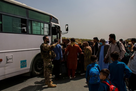 Ông Biden cảnh báo có thêm tấn công khủng bố ở sân bay Kabul trong 24-36 giờ tới - Ảnh 1. Ông Biden cảnh báo có thêm tấn công khủng bố ở sân bay Kabul trong 24-36 giờ tới - Ảnh 1.