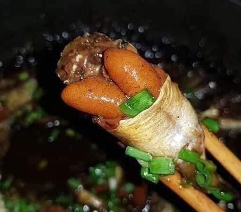 Khỏi COVID-19, Kim Đào lại nấu ăn, bày món tủ bún chả giò đơn giản - Ảnh 8. Khỏi COVID-19, Kim Đào lại nấu ăn, bày món tủ bún chả giò đơn giản - Ảnh 8.