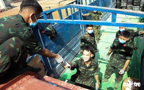 Hàng trăm tấn gạo, bí ngô, bí đỏ ‘tự trồng’ của Sơn La, Bắc Kạn gửi tặng miền Nam - Ảnh 6. Hàng trăm tấn gạo, bí ngô, bí đỏ ‘tự trồng’ của Sơn La, Bắc Kạn gửi tặng miền Nam - Ảnh 6.